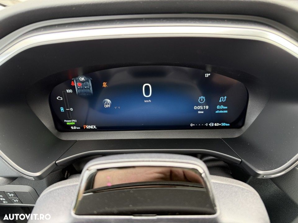 Ford Kuga - 33
