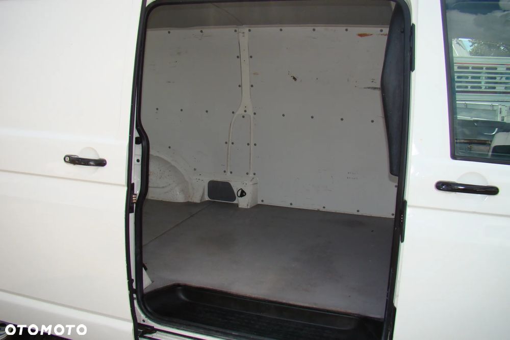 Volkswagen Transporter - 8