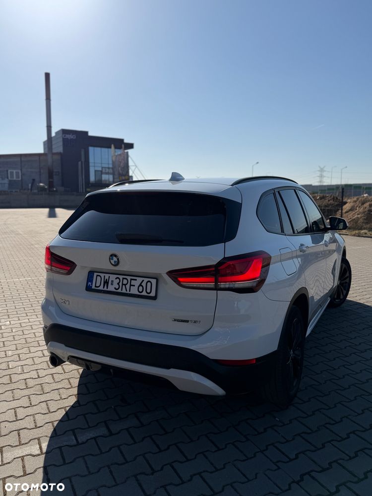 BMW X1 sDrive18i Sport Line - 10