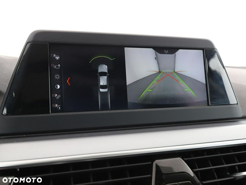 BMW Seria 5 530e iPerformance - 26