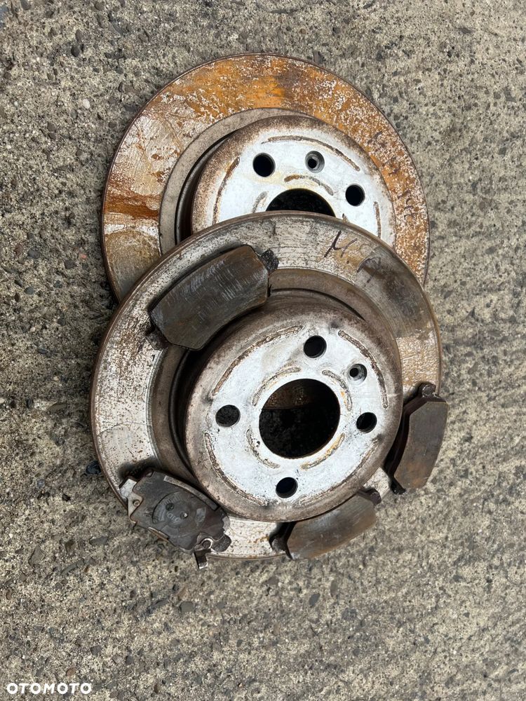 Opel Meriva A Tarcze x2 + klocki TYŁ do OPEL COMBO 4 śruby - 1