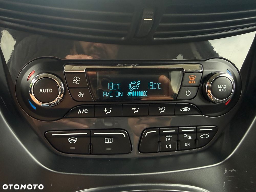 Ford Kuga 2.0 TDCi 4x4 Titanium - 25