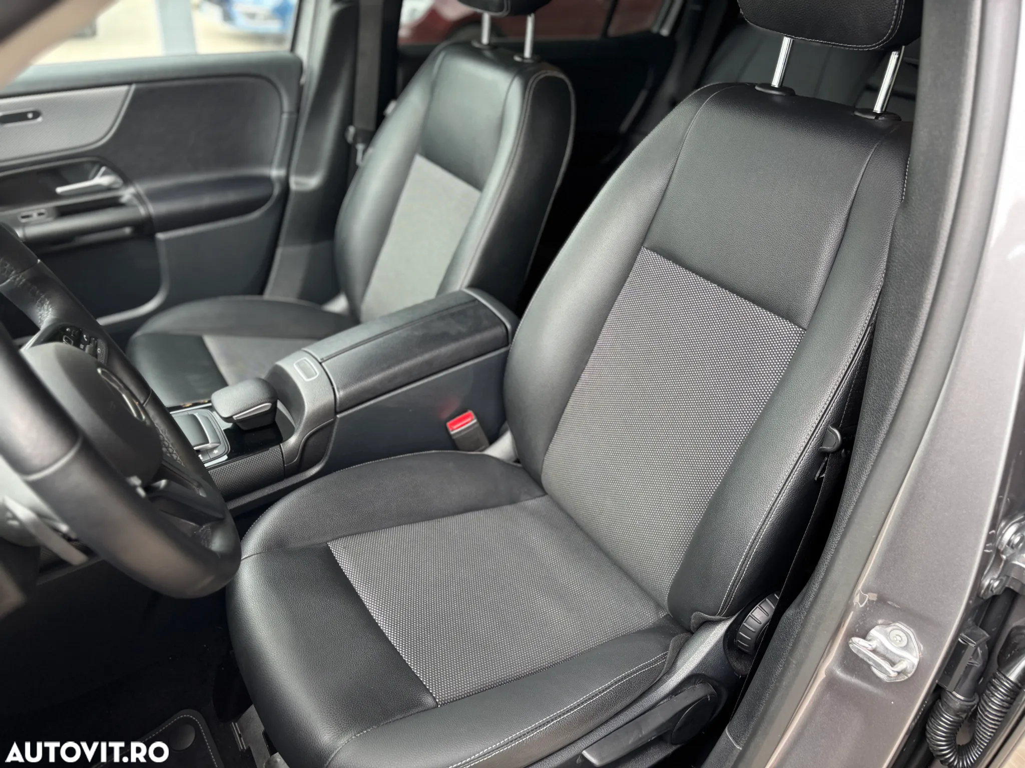 Mercedes-Benz GLB 180 d 8G-DCT - 15
