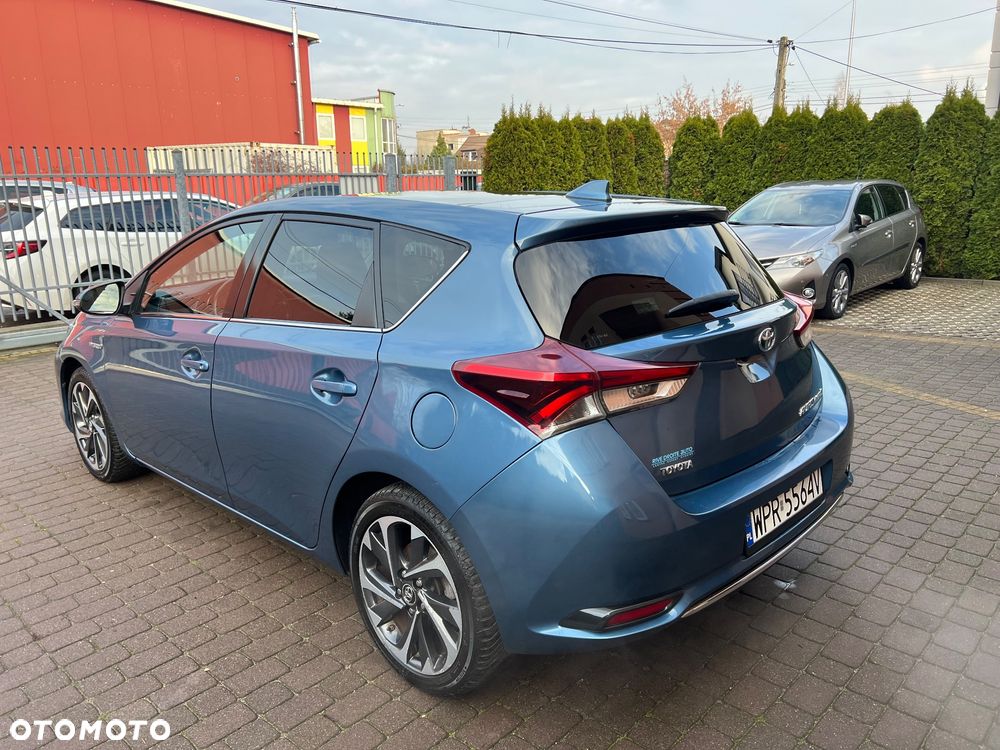 Toyota Auris 1.8 HSD Sol - 4