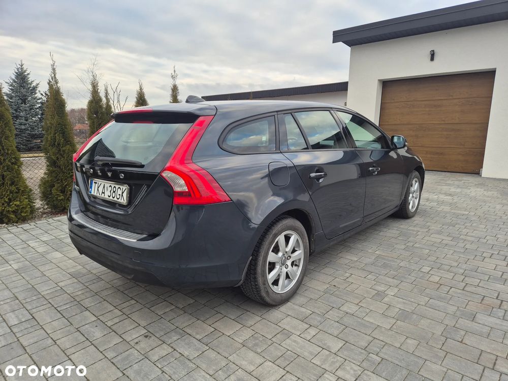 Volvo V60 D3 Momentum - 9