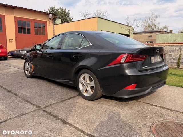 Lexus IS - 3
