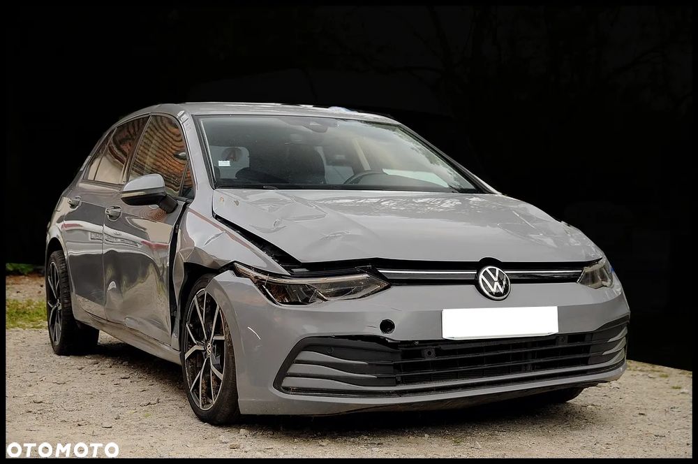Volkswagen Golf - 1