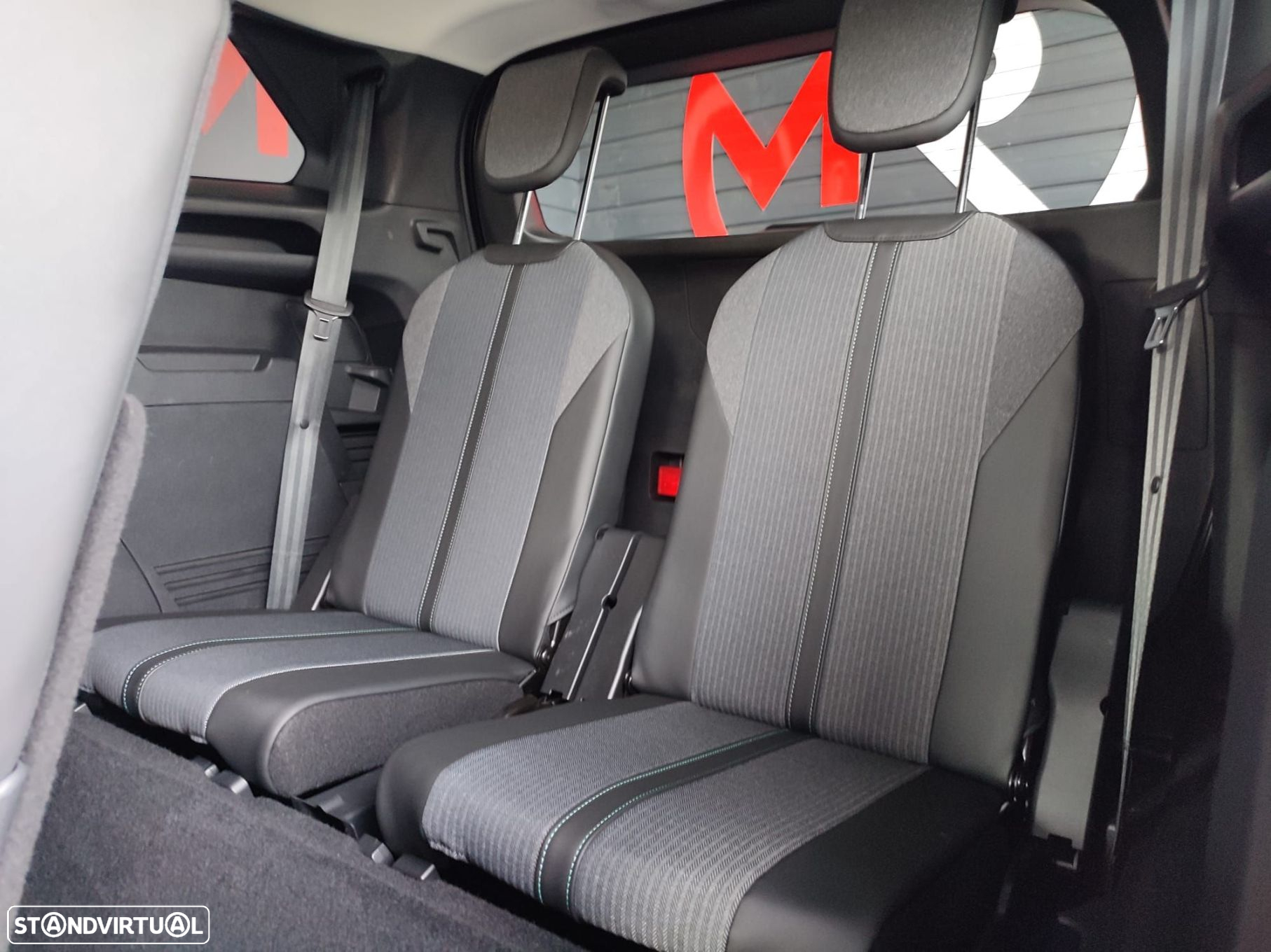 Peugeot 5008 1.5 BlueHDi Allure Pack EAT8 - 30