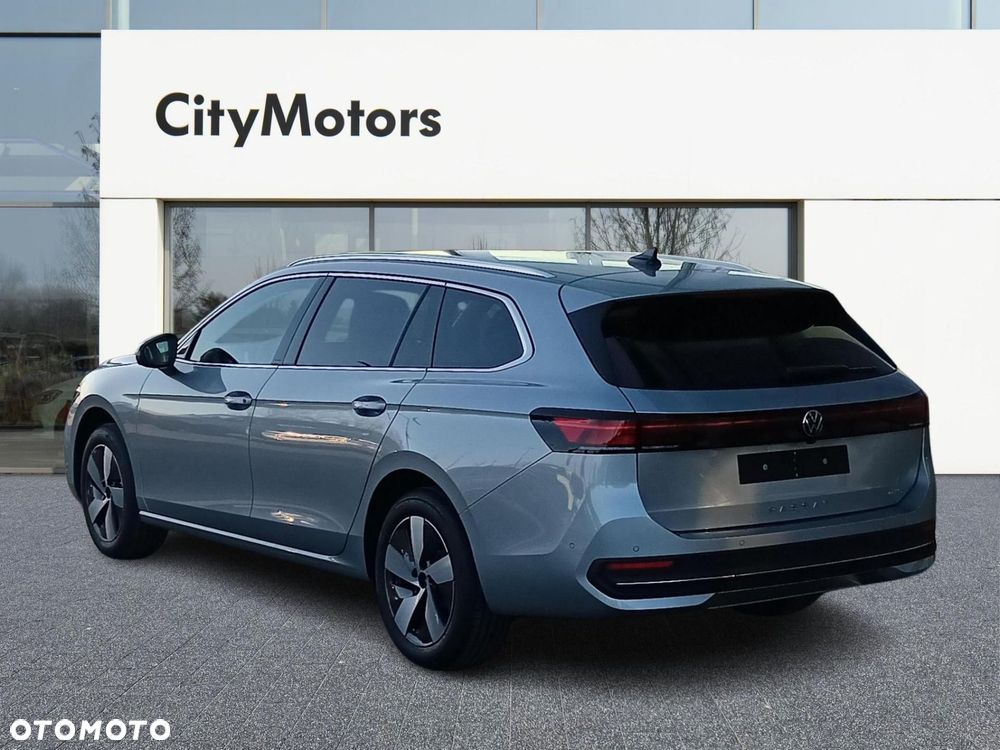 Volkswagen Passat - 4