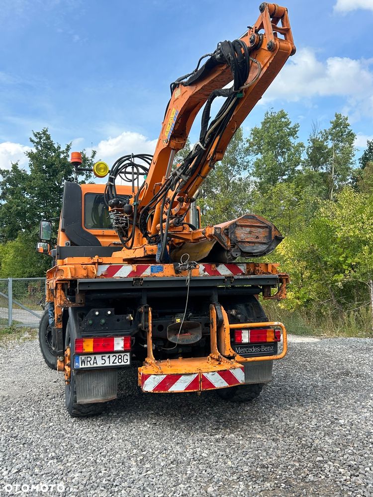 Mercedes-Benz Unimog U 400 - 3