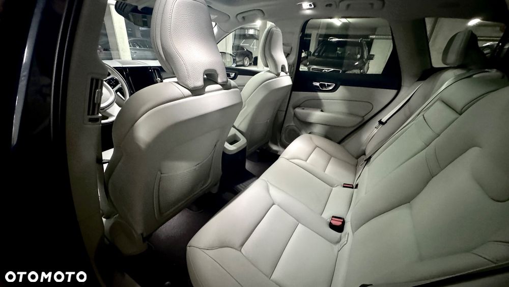 Volvo XC 60 T6 AWD Plug-In Hybrid Inscription - 10