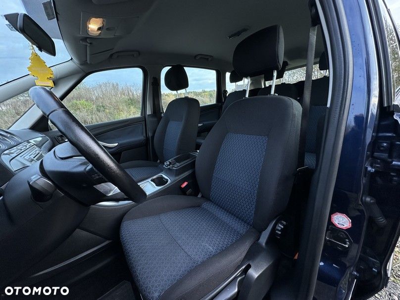 Ford S-Max - 13