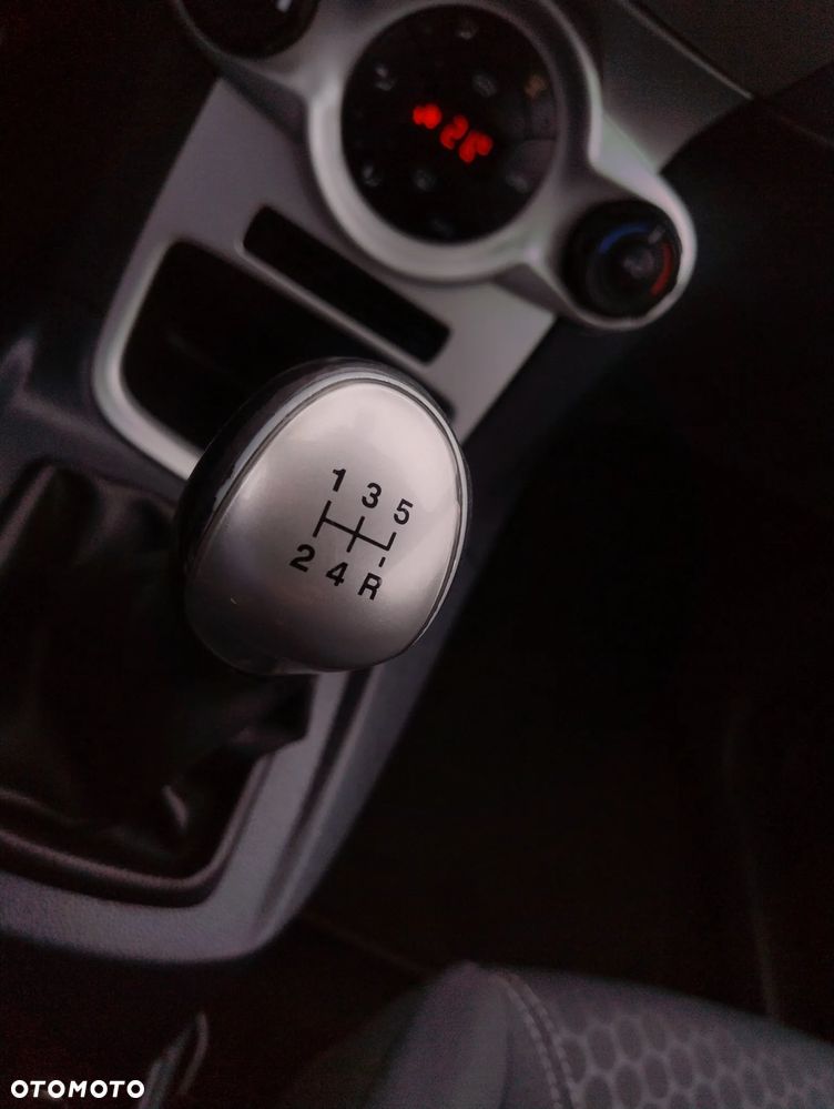 Ford Fiesta 1.4 Titanium - 23