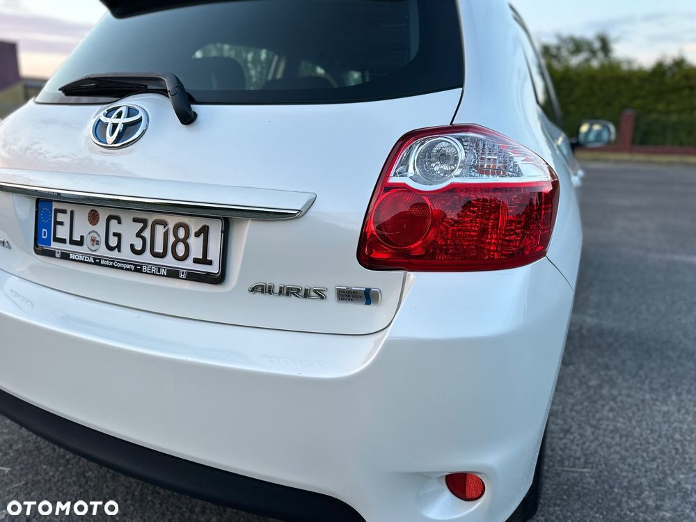 Toyota Auris Hybrid 135 Prestige - 16