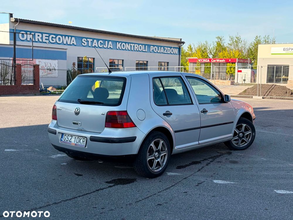 Volkswagen Golf 1.6 Basis - 4