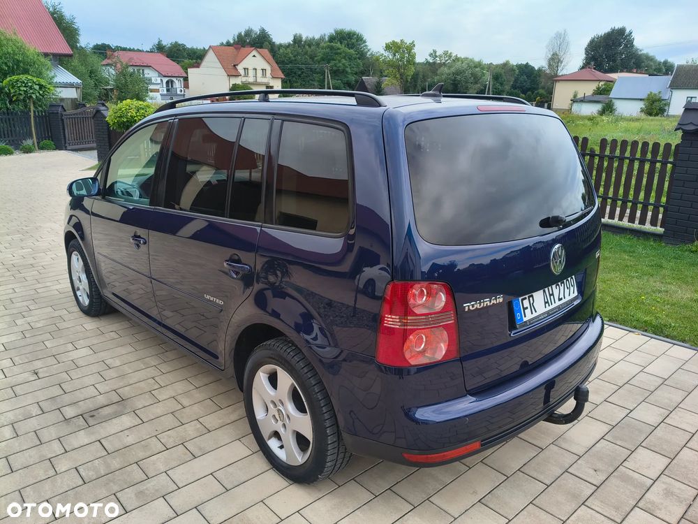 Volkswagen Touran - 5