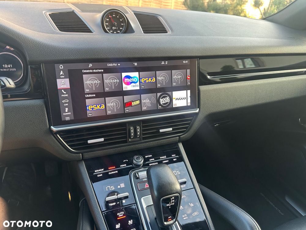 Porsche Cayenne - 15