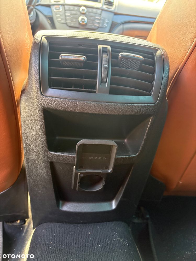 Opel Insignia - 8
