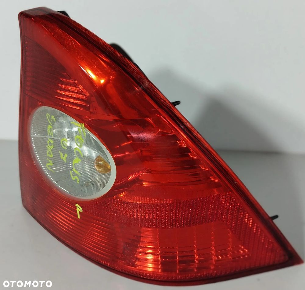 lampa prawa tylna tył FORD FOCUS MK2 04-08 SEDAN - 3