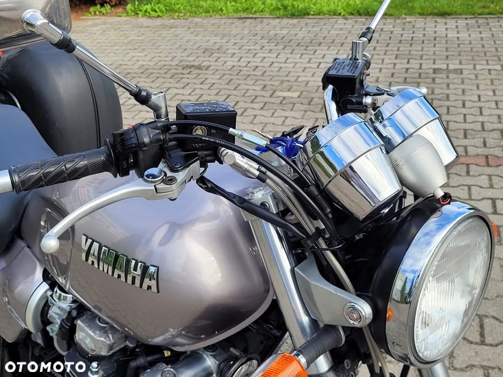 Yamaha XJR - 21
