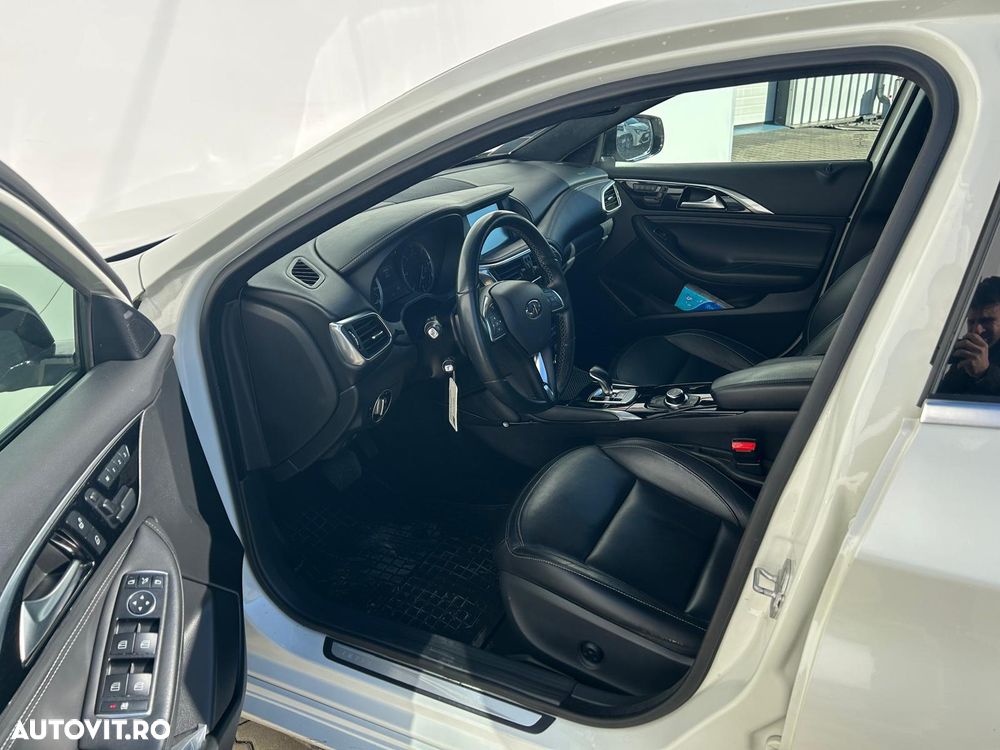 Infiniti Q30 2.2d DCT AWD Premium Tech - 2