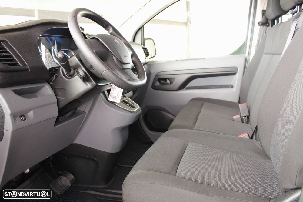 Peugeot e-Traveller - 10