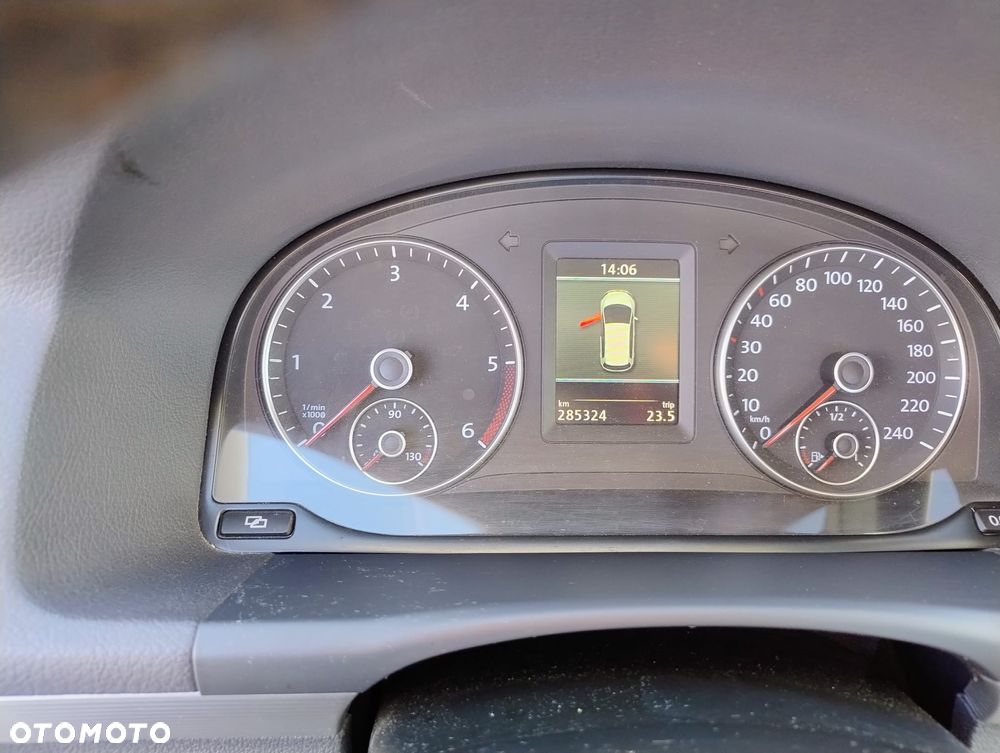 Volkswagen Touran 2.0 TDI Highline - 10