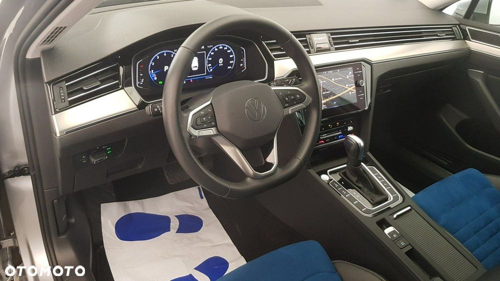 Volkswagen Passat - 15