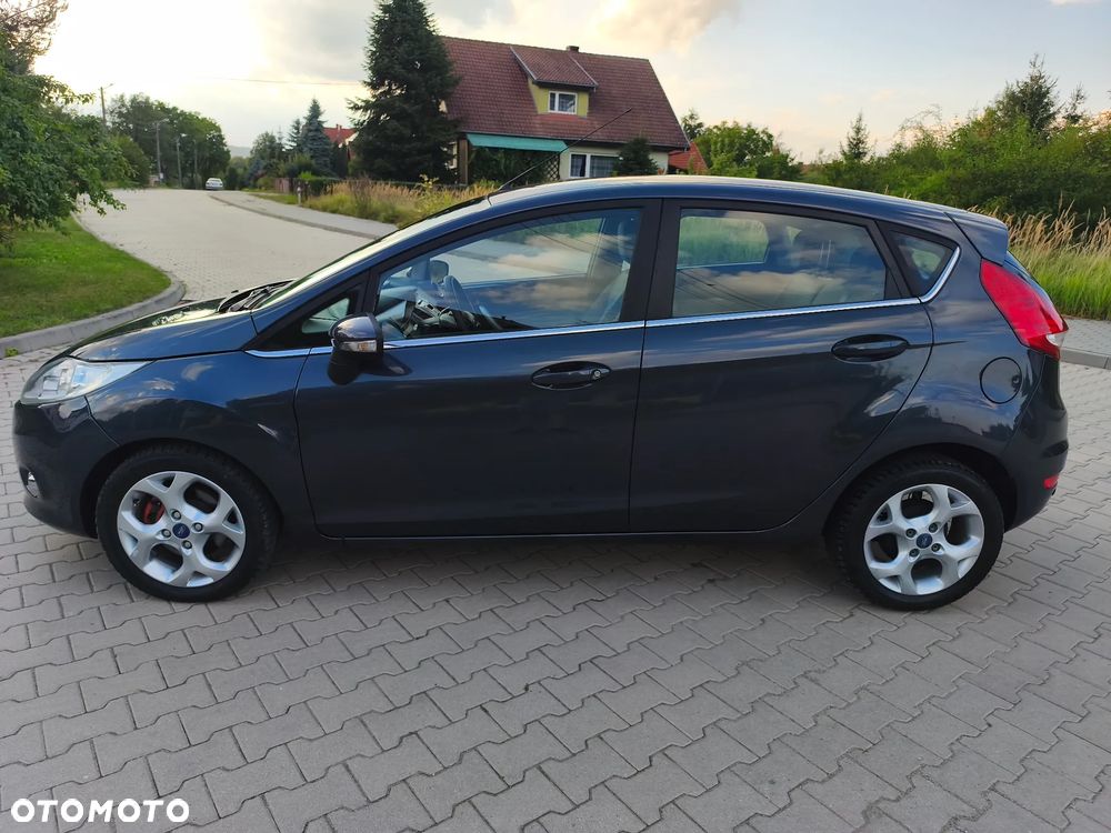 Ford Fiesta - 2