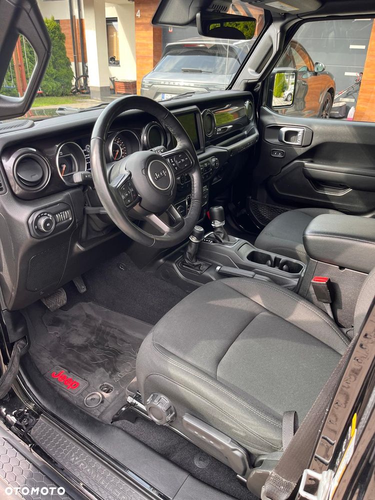 Jeep Wrangler - 16