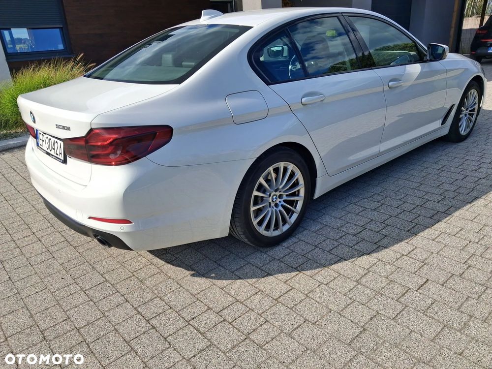 BMW Seria 5 530i xDrive Sport Line sport - 4
