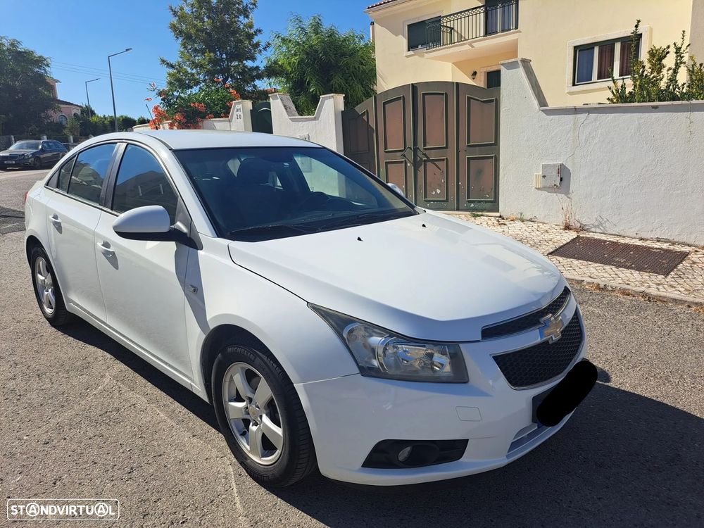 Chevrolet Cruze 1.6 LS - 2