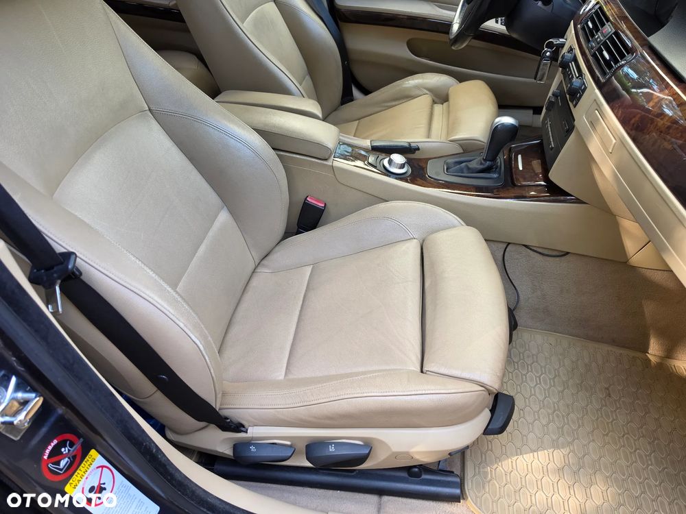 BMW Seria 3 325i - 12