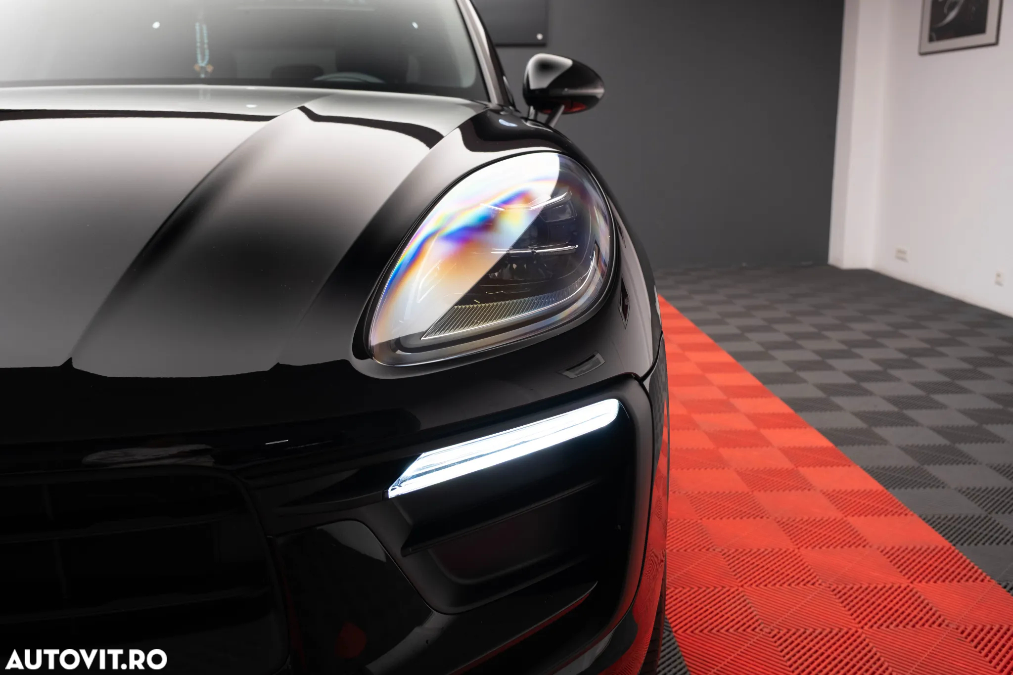 Porsche Macan T - 8