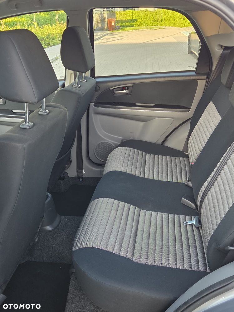 Suzuki SX4 1.6 VVT 4x4 Comfort - 11