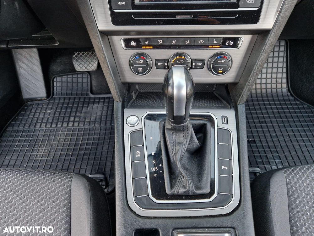 Volkswagen Passat - 8