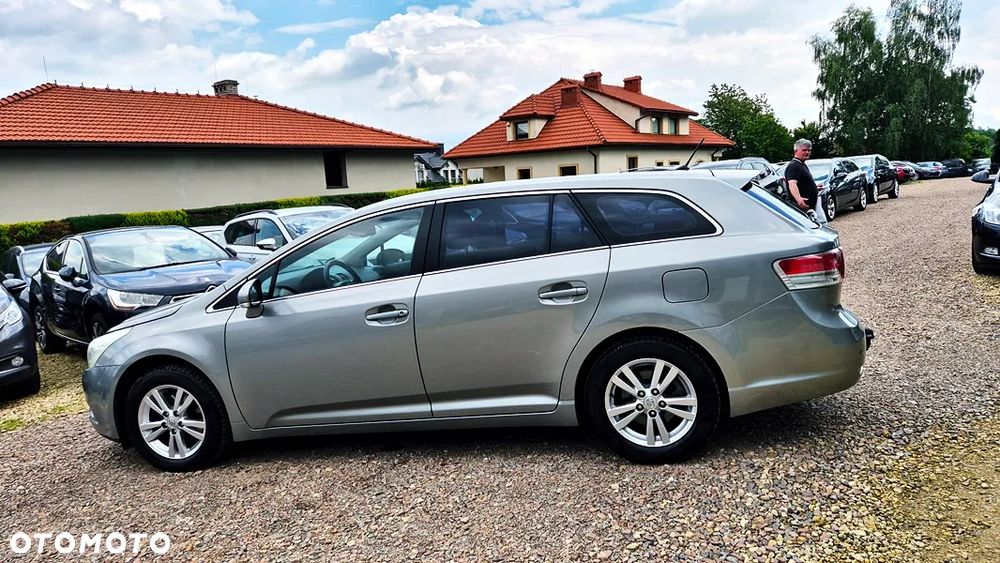 Toyota Avensis 2.0 Sol plus NAVI - 20