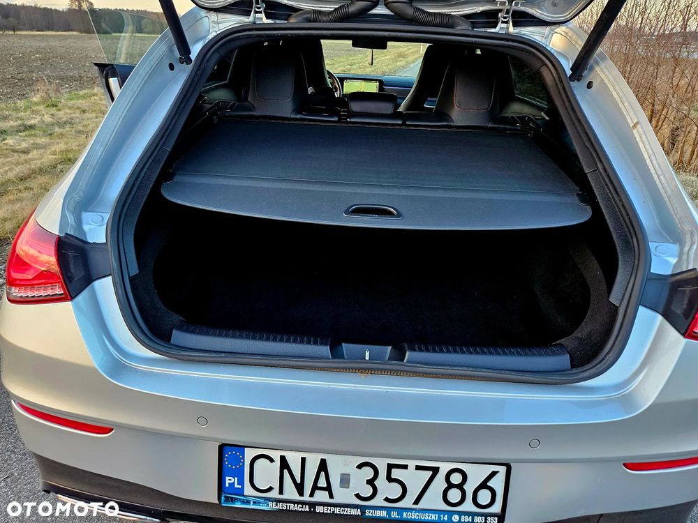 Mercedes-Benz CLA 250 e 8G-DCT AMG Line - 27