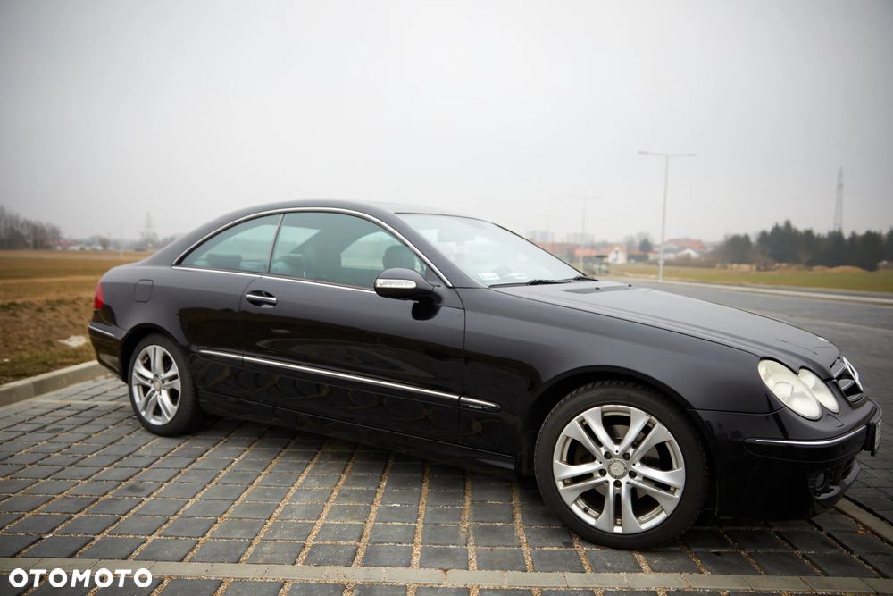 Mercedes-Benz CLK - 6