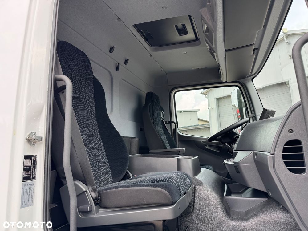 Mercedes-Benz ATEGO - 32