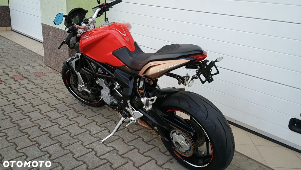 MV AGUSTA Brutale - 9
