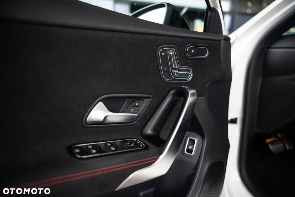 Mercedes-Benz Klasa A 250 e PHEV AMG Line 8G-DCT - 8