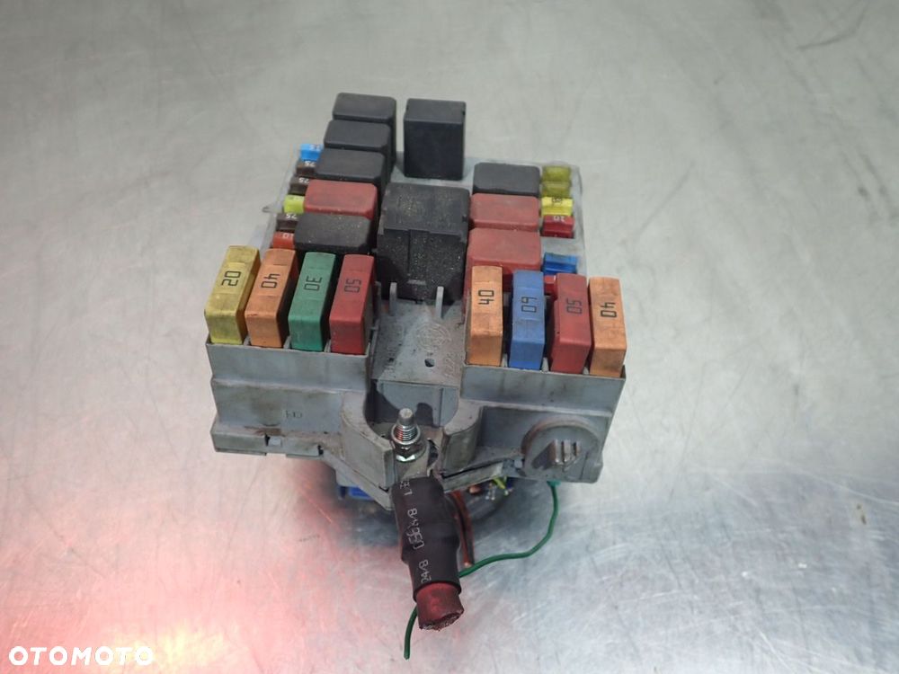 SKRZYNKA BEZPIECZNIKÓW FIAT BRAVO II 51832042 - 4