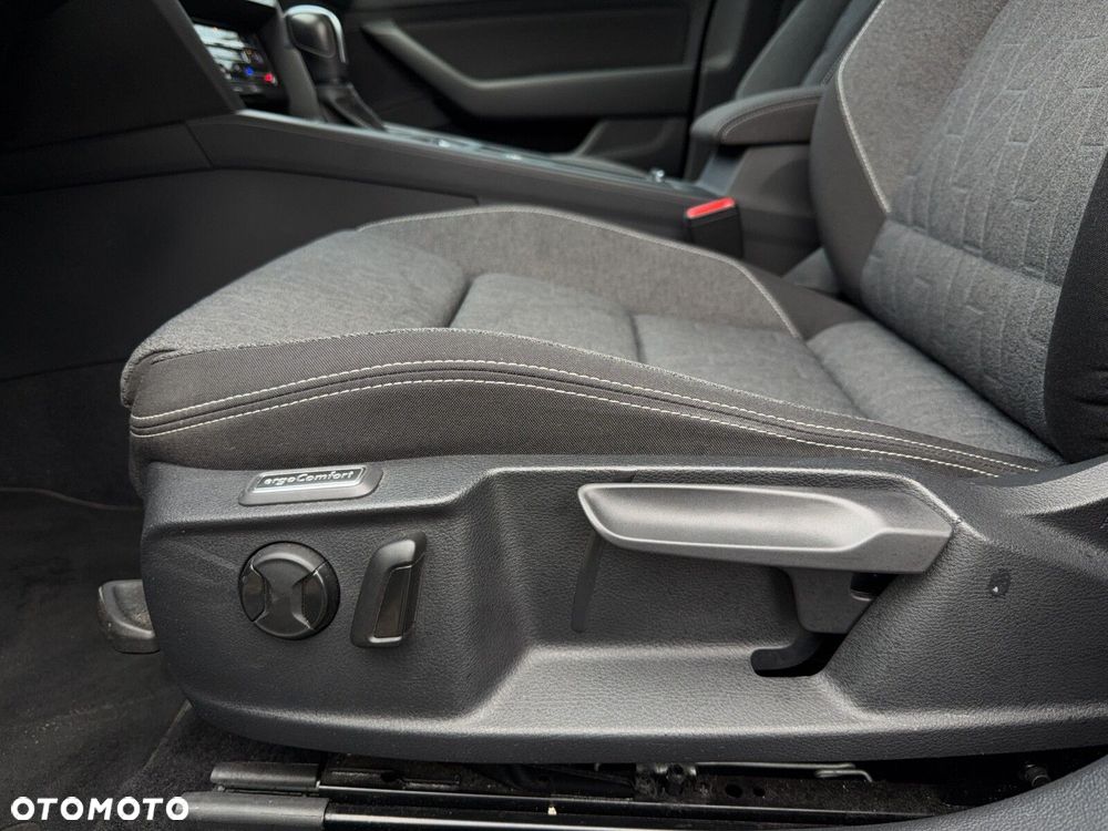 Volkswagen Passat Variant - 24