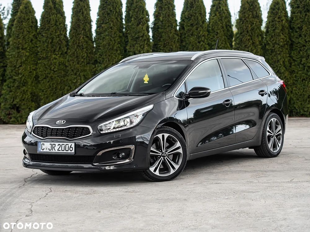 Kia Ceed 1.6 CRDi 136 ISG UEFA EURO 2016 - 6