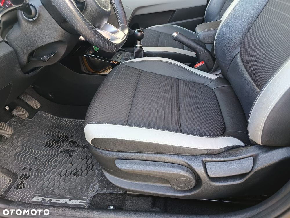 Kia Stonic 1.2 L - 10