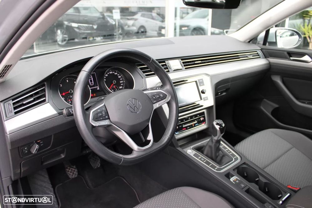 VW Passat 2.0 TDI Elegance - 36
