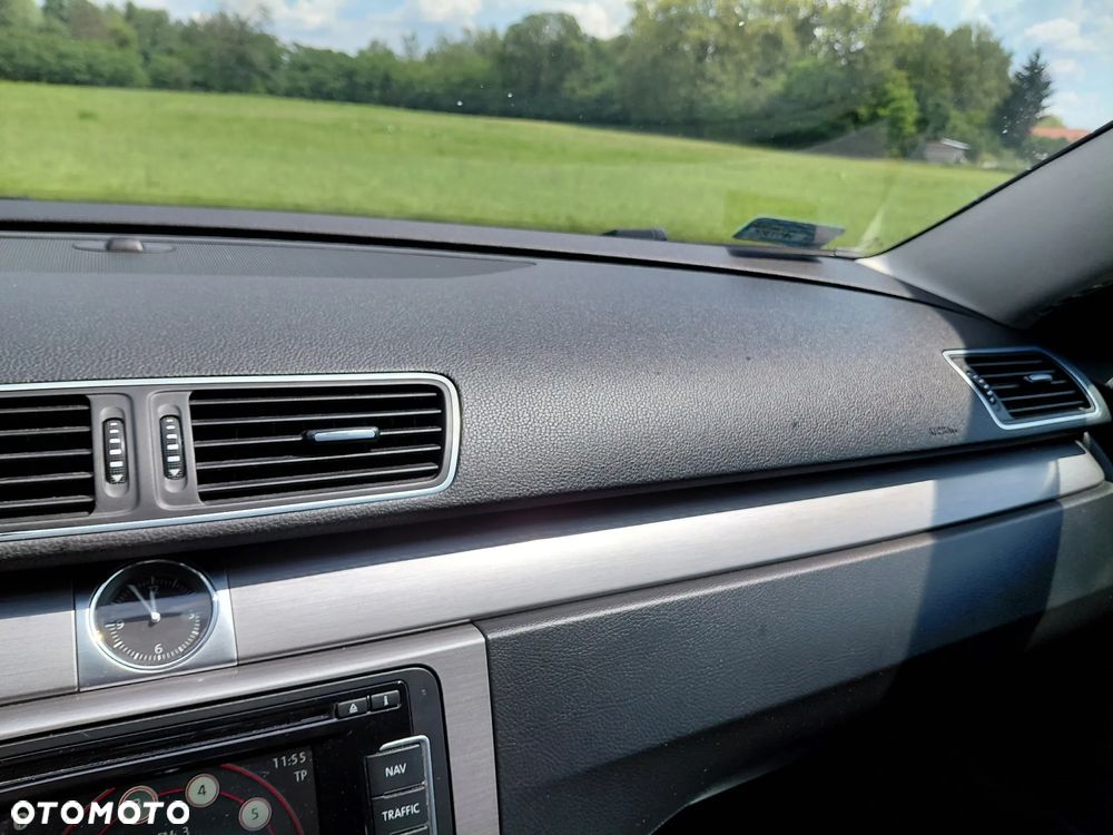 Volkswagen Passat 2.0 TDI Comfortline - 30