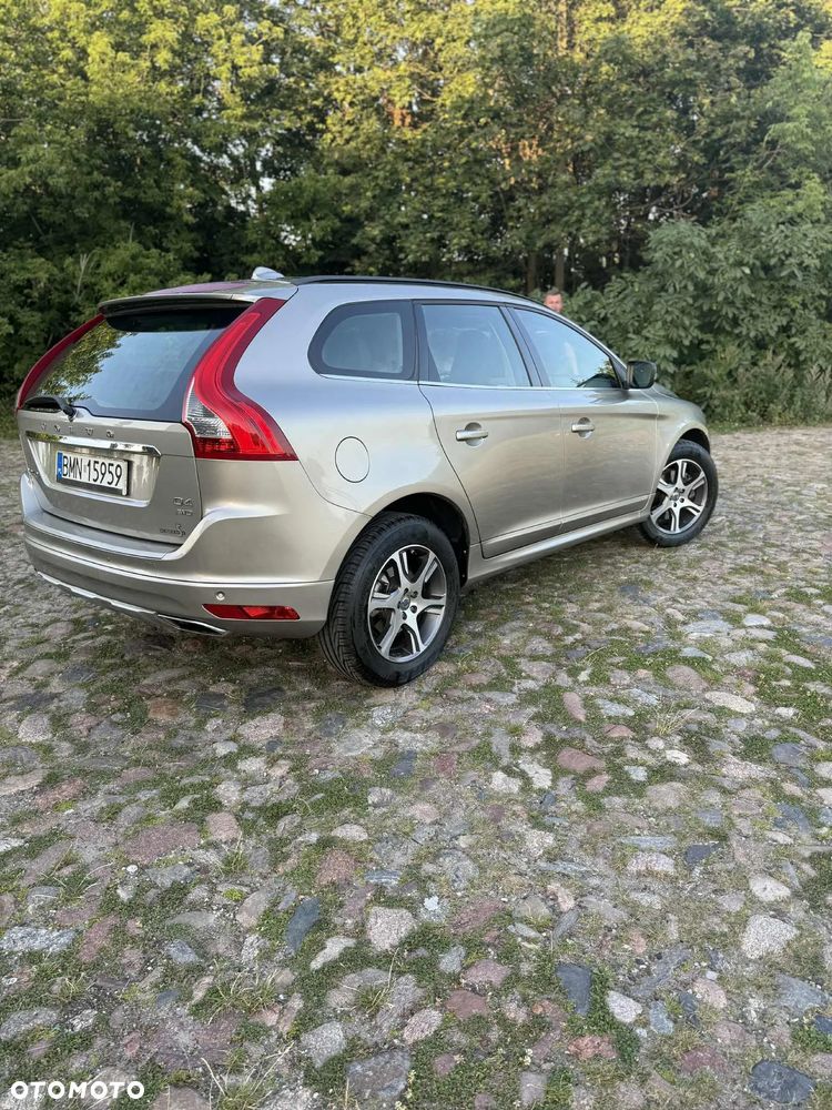 Volvo XC 60 D5 AWD Kinetic - 12