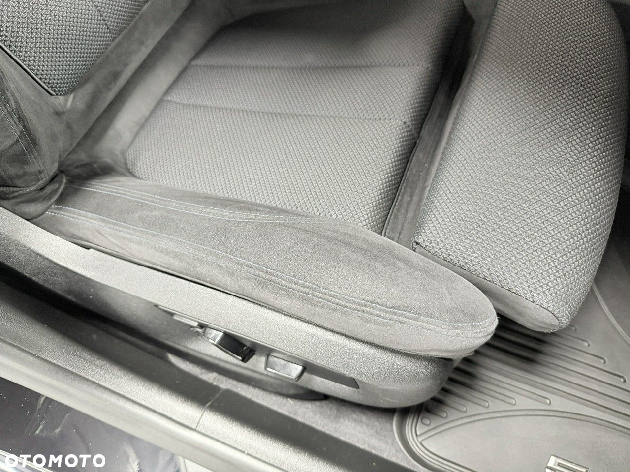 BMW Seria 5 520d Touring M Sport Edition - 37